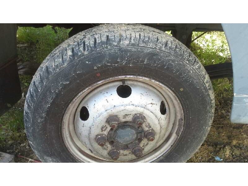 nissan atleon del año 2003