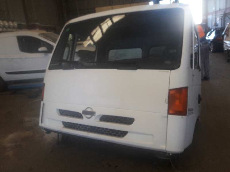 nissan atleon del año 2003