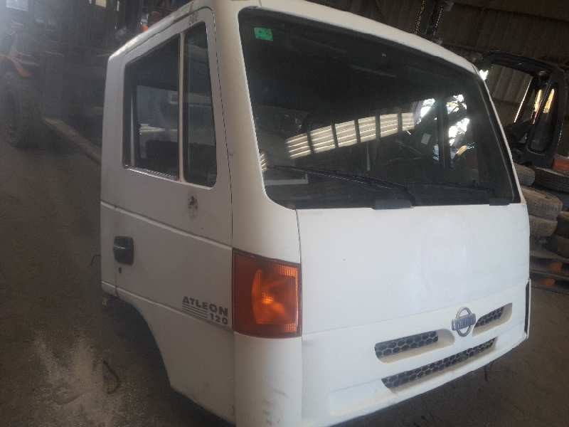 nissan atleon del año 2003