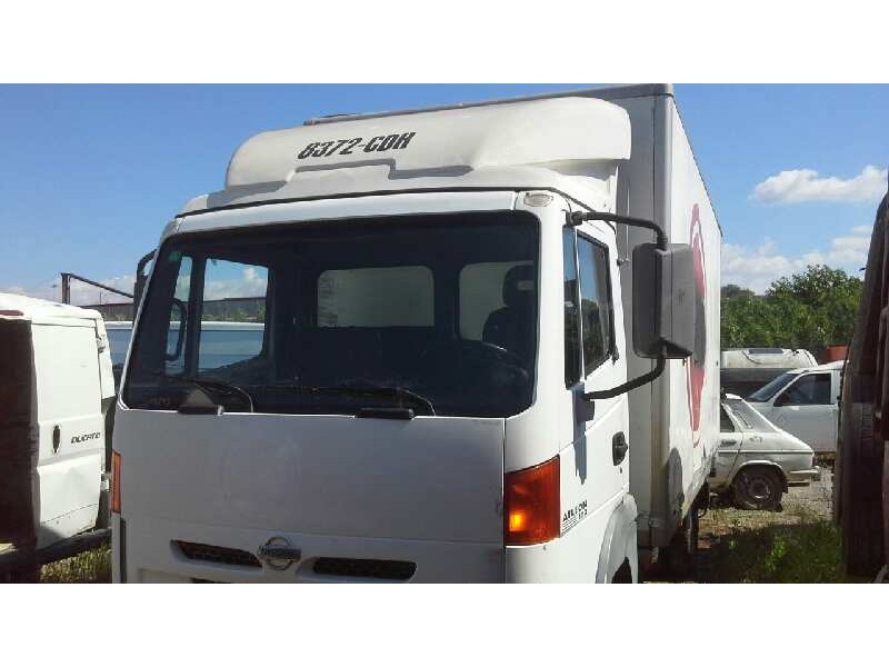 nissan atleon del año 2003