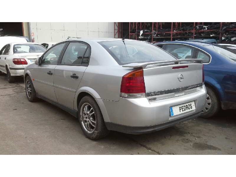opel vectra c berlina del año 2002