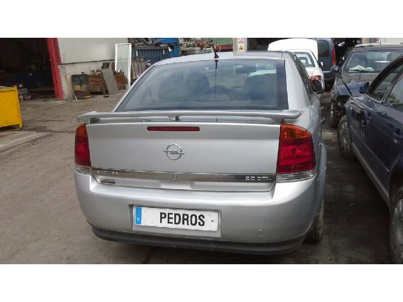 opel vectra c berlina del año 2002