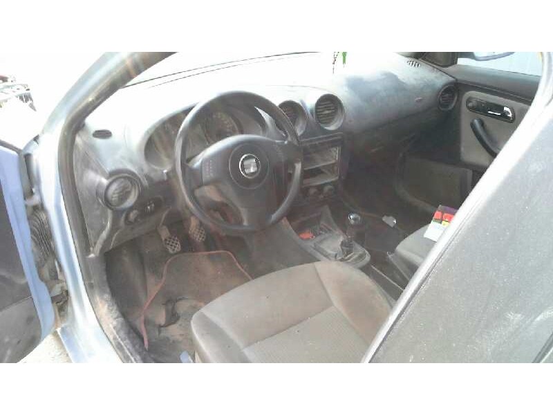 seat ibiza (6l1) del año 2003