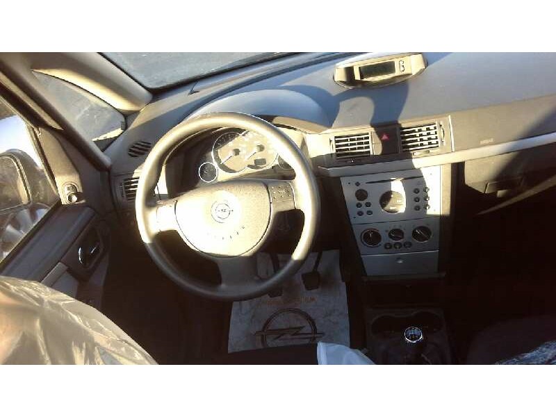 opel meriva del año 2004