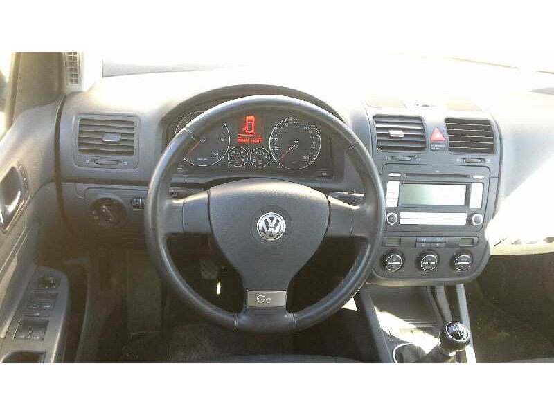 volkswagen golf v berlina (1k1) del año 2008