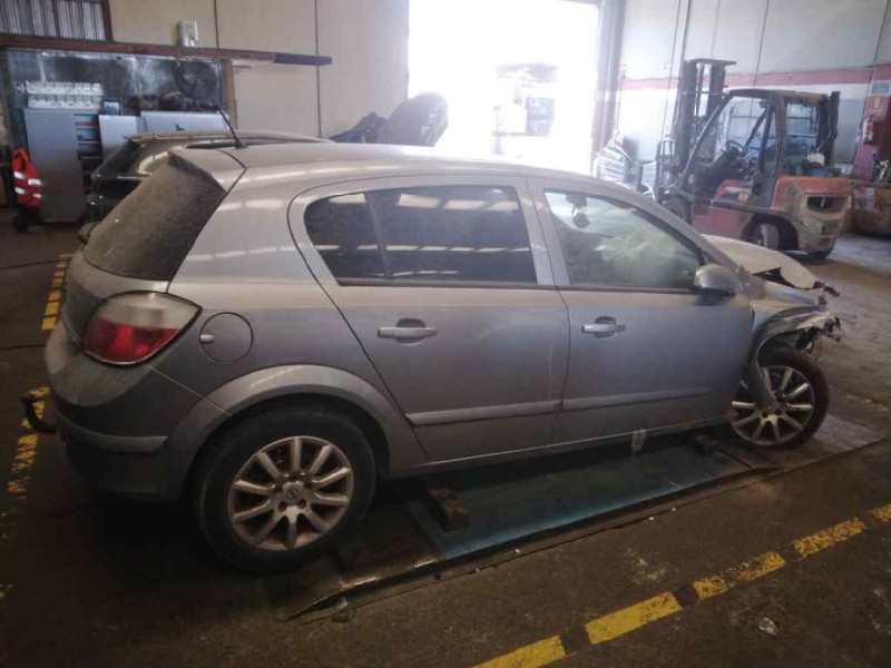 opel astra h berlina del año 2006
