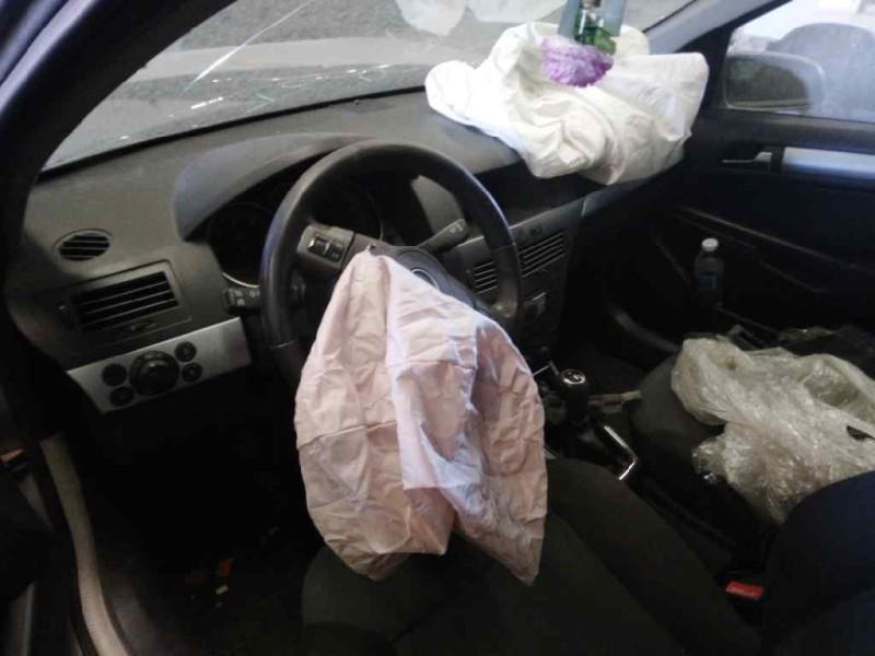 opel astra h berlina del año 2006