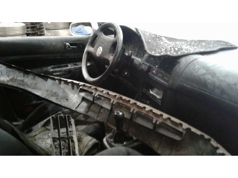 volkswagen golf iv berlina (1j1) del año 2001