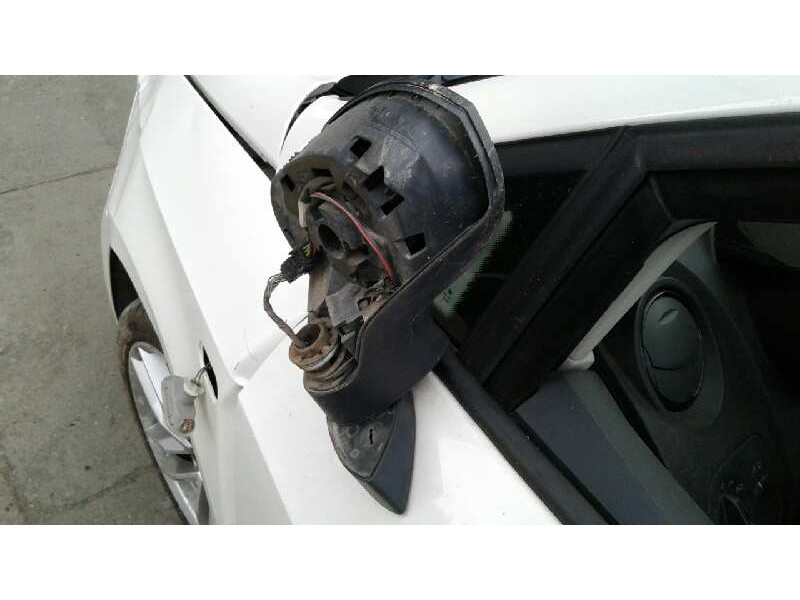 seat ibiza (6j5) del año 2010