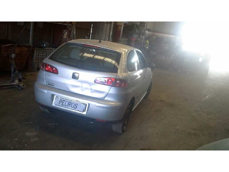 seat ibiza (6l1) del año 2002