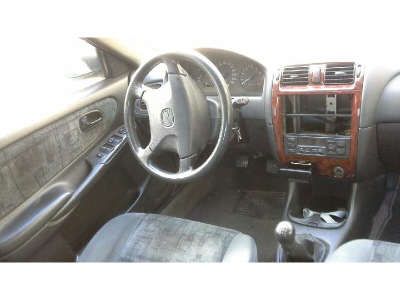 mazda 626 berlina (gf) del año 1998