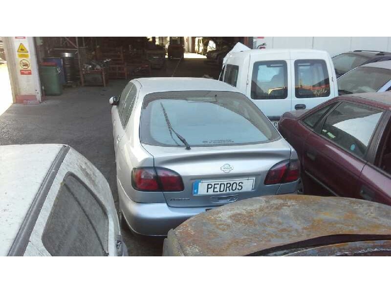 nissan primera berlina (p11) del año 2000