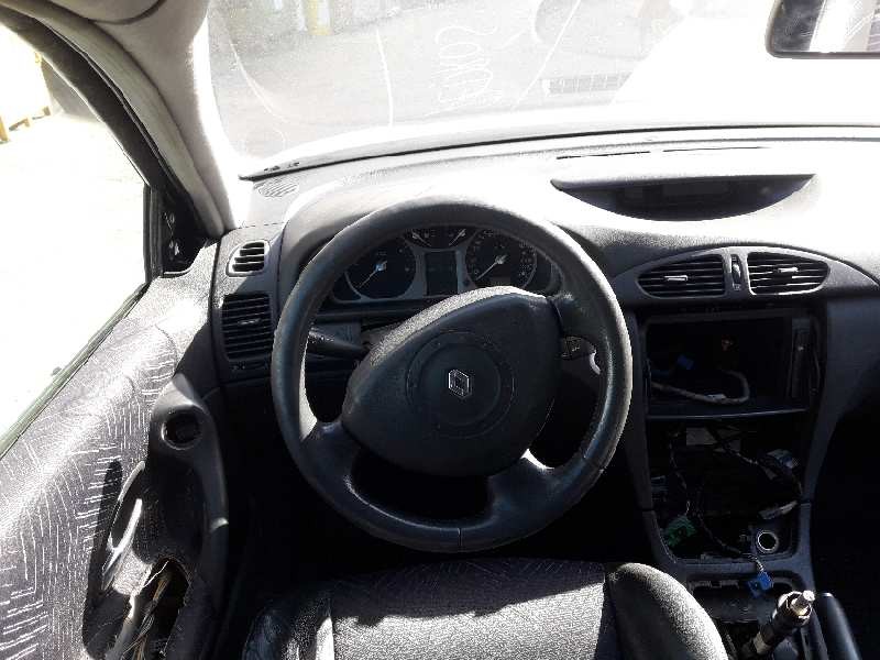 renault laguna ii (bg0) del año 2003