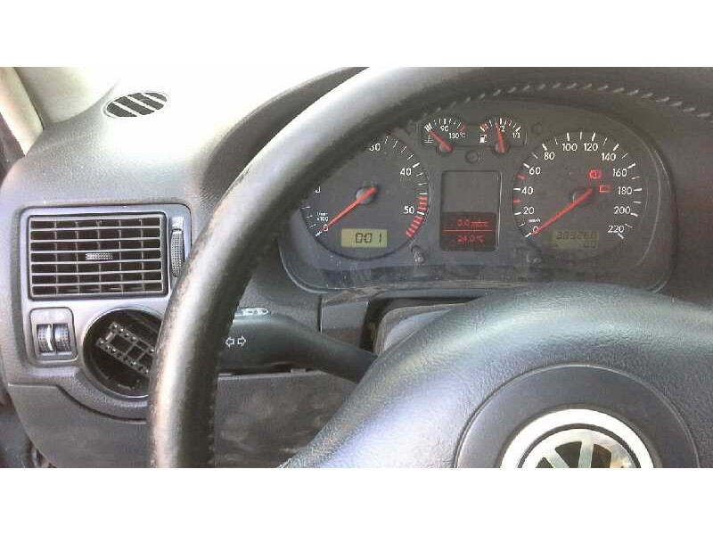 volkswagen golf iv berlina (1j1) del año 2001