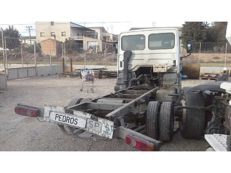 nissan atleon del año 2003