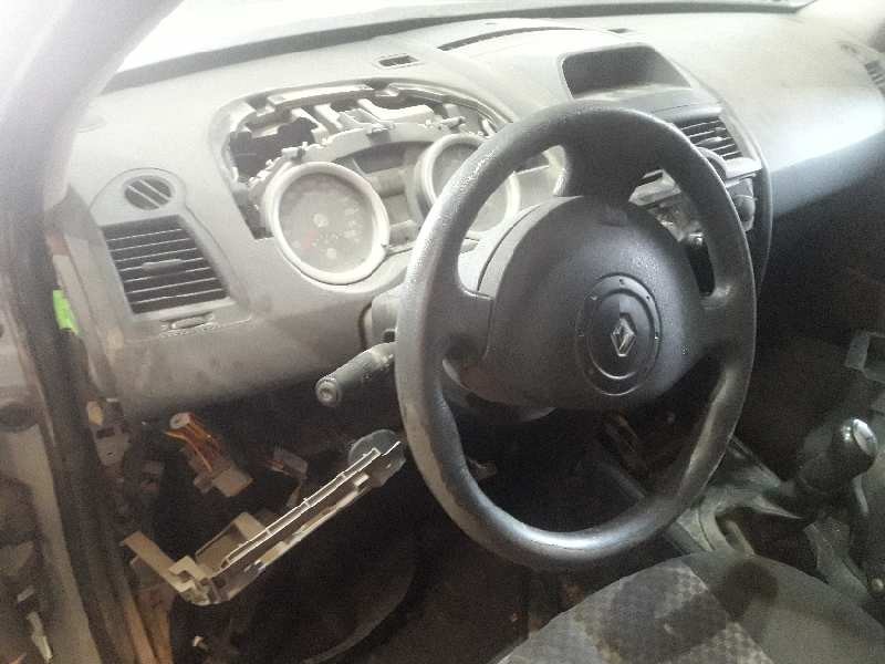 renault megane ii berlina 5p del año 2002