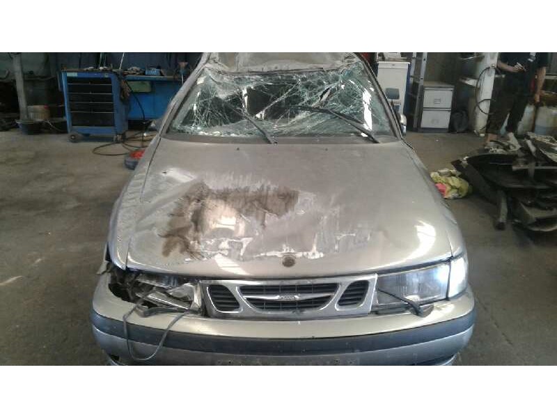 saab 9-3 berlina del año 2001