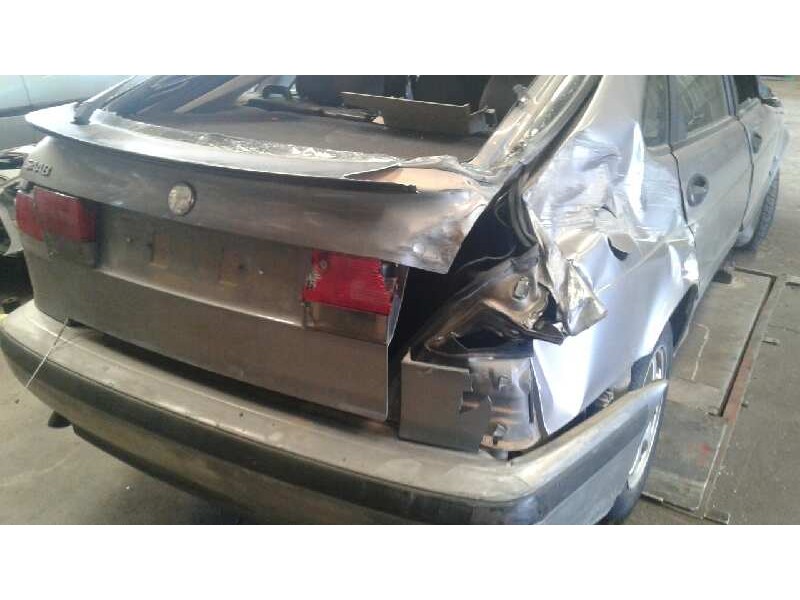 saab 9-3 berlina del año 2001