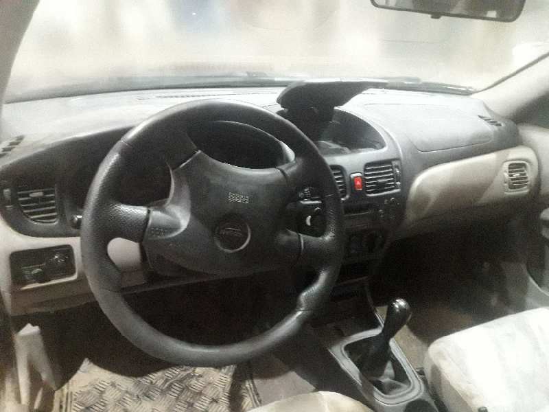 nissan almera (n16/e) del año 2001