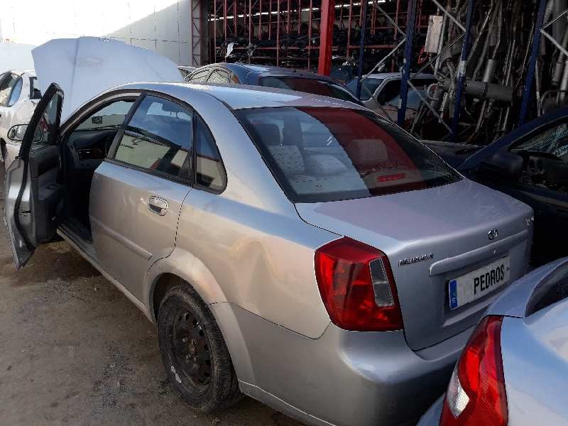 daewoo nubira berlina del año 2003