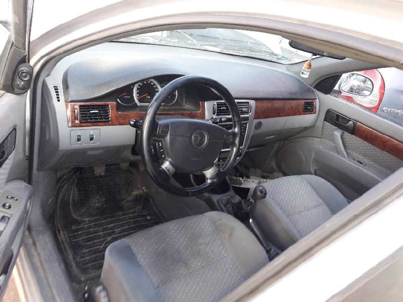 daewoo nubira berlina del año 2003