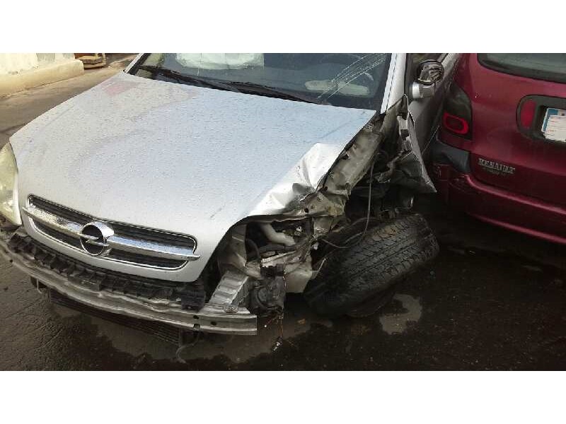 opel vectra c berlina del año 2002