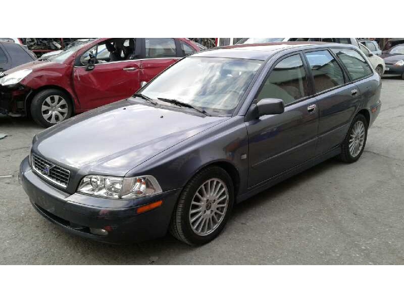 volvo v40 familiar del año 2003