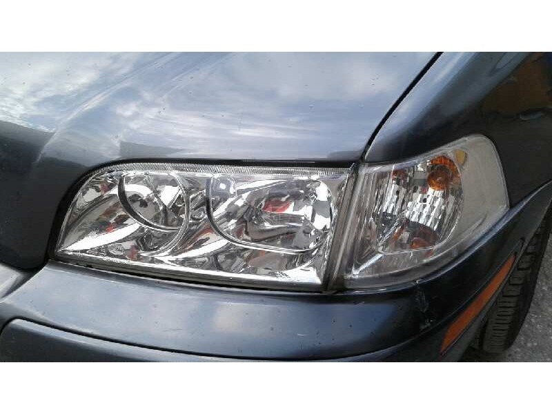 volvo v40 familiar del año 2003