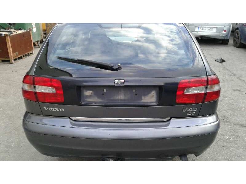 volvo v40 familiar del año 2003