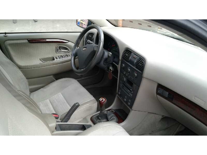 volvo v40 familiar del año 2003