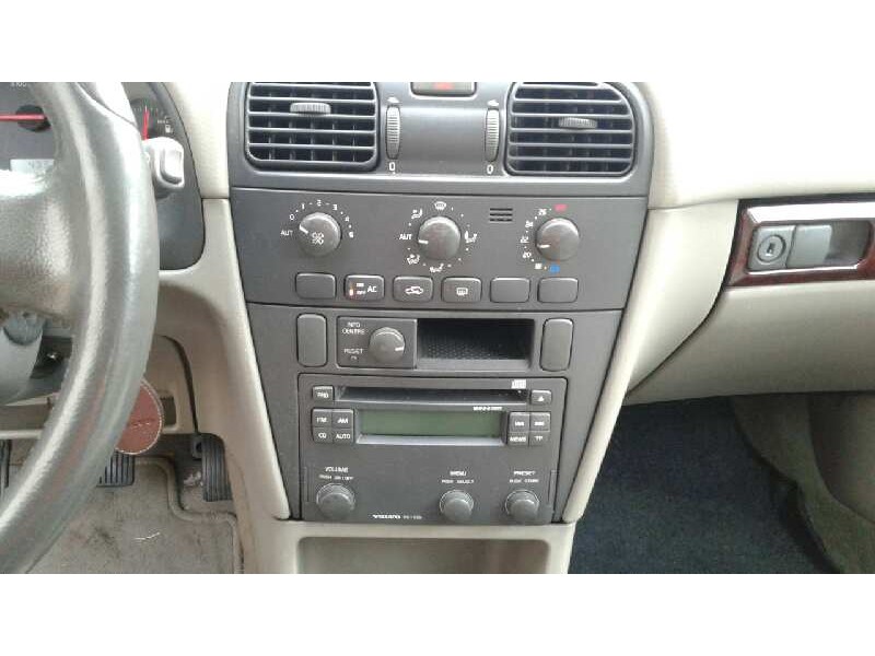 volvo v40 familiar del año 2003