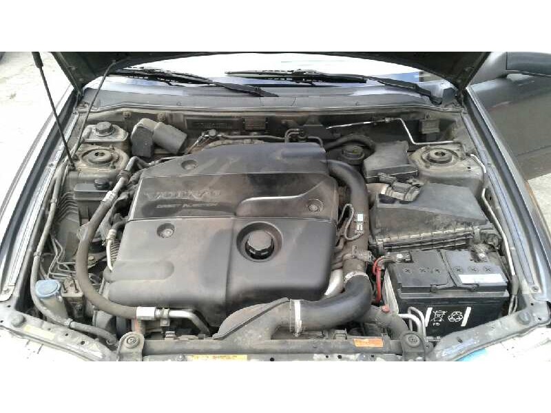 volvo v40 familiar del año 2003