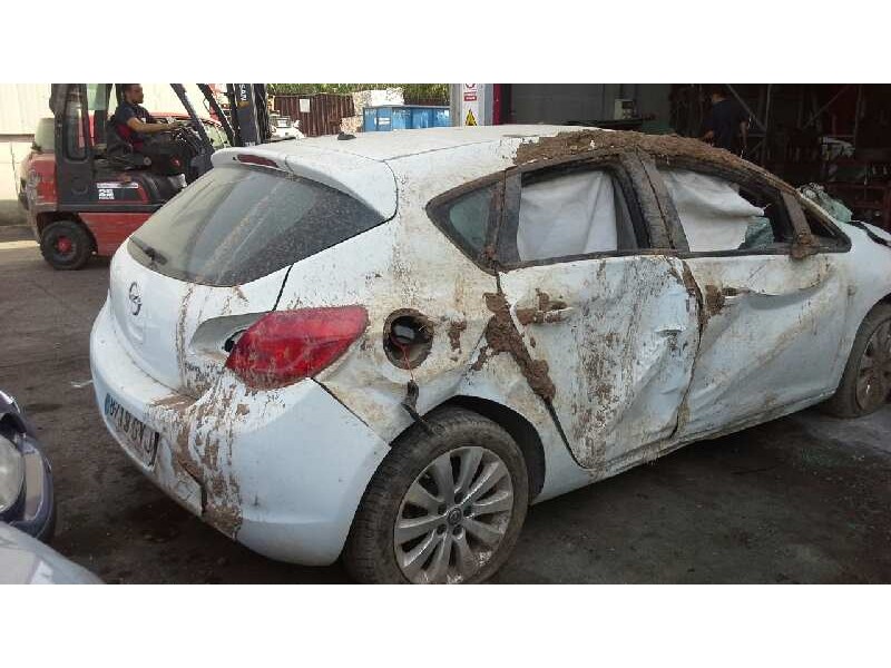 opel astra j lim. del año 2010