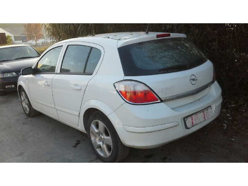 opel astra h berlina del año 2006