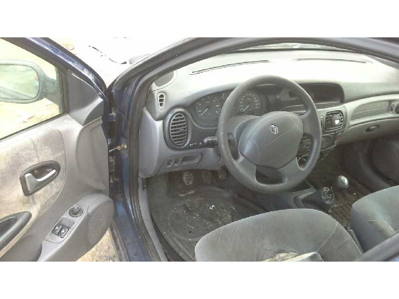 renault megane i fase 2 berlina (ba0) del año 2001