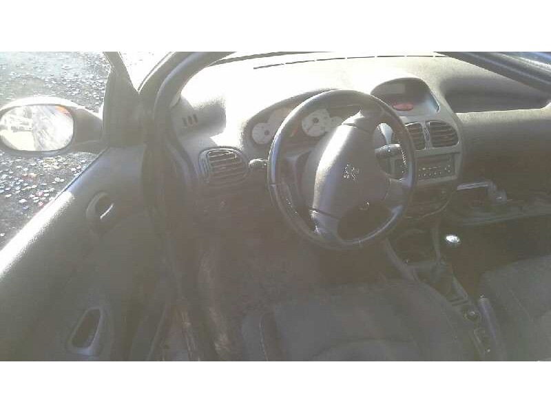 peugeot 206 berlina del año 2005