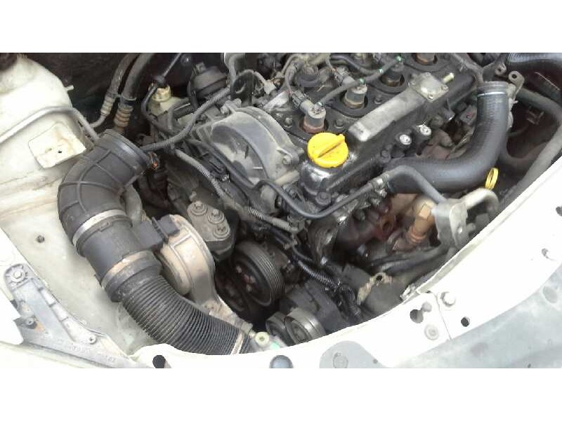 opel astra h berlina del año 2004