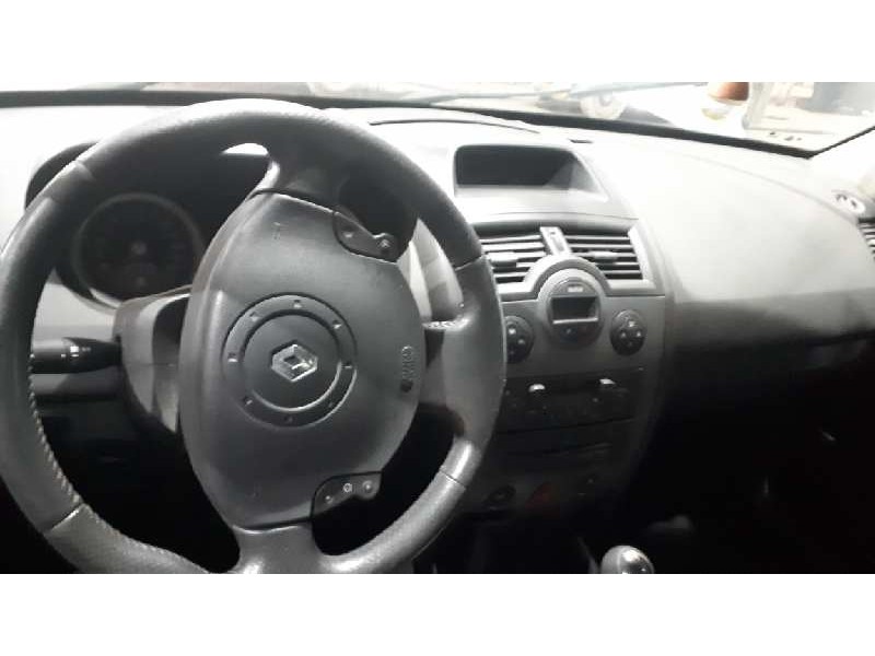 renault megane ii classic berlina del año 2003