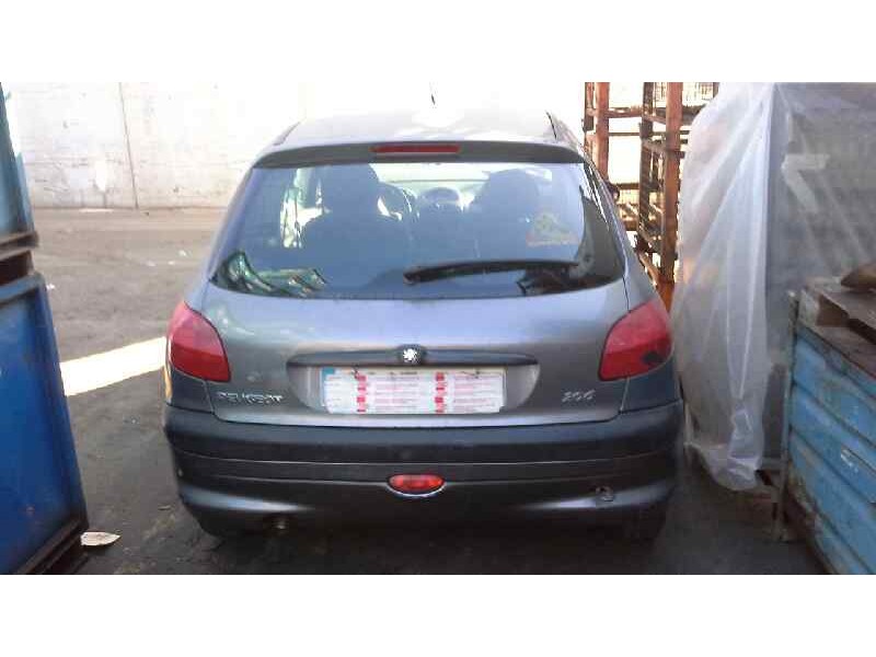 peugeot 206 berlina del año 2000