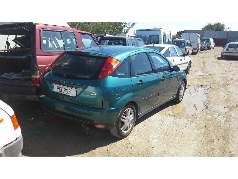 ford focus berlina (cak) del año 2001