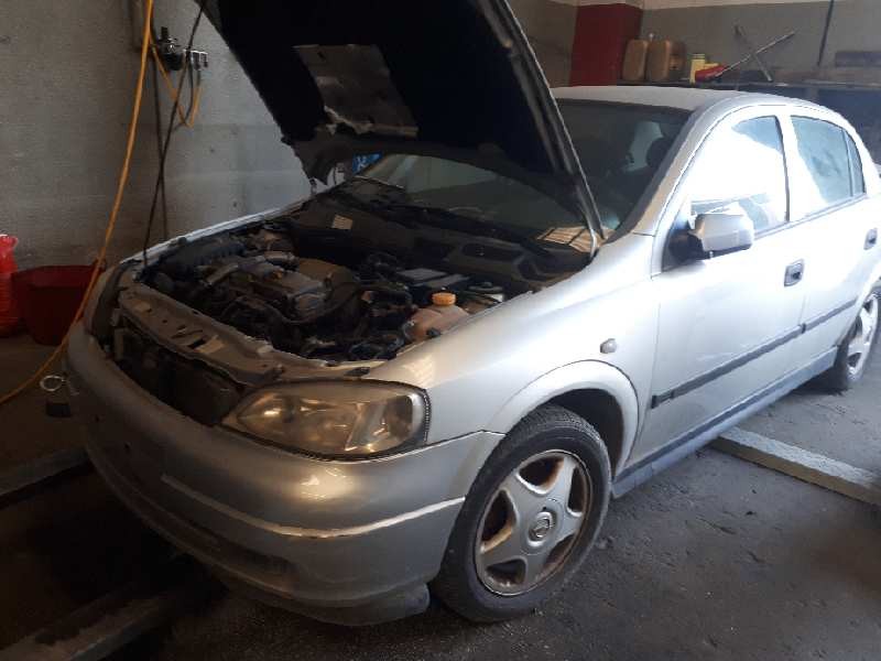 opel astra g berlina del año 1999