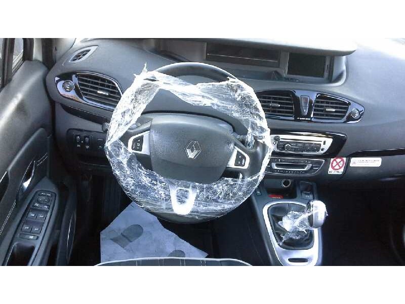 renault scenic iii del año 2012