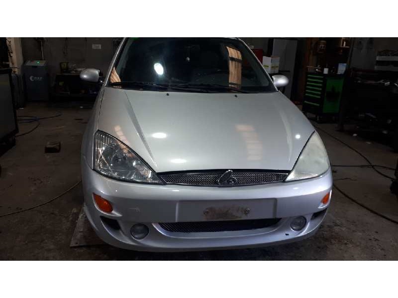 ford focus berlina (cak) del año 2001