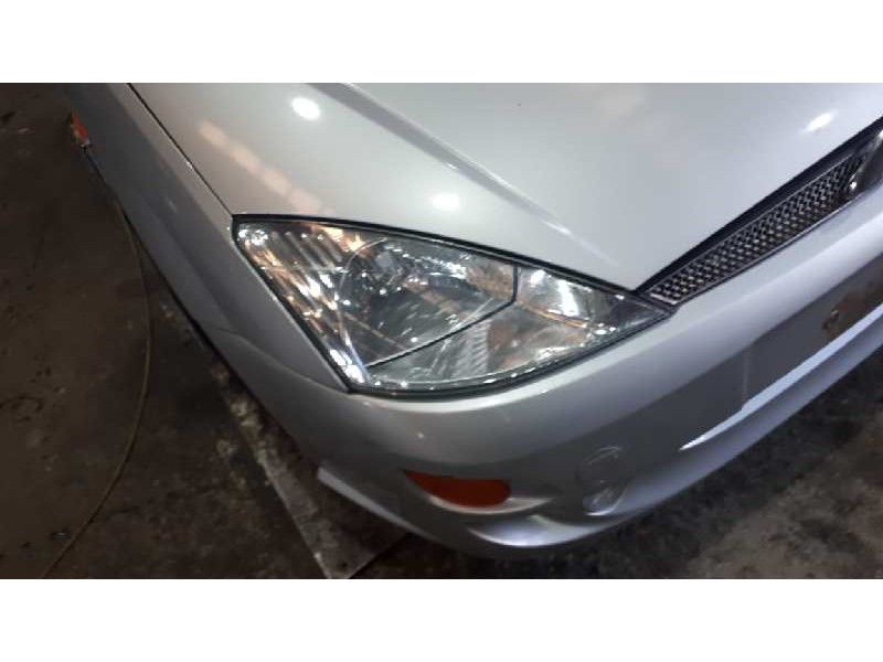 ford focus berlina (cak) del año 2001