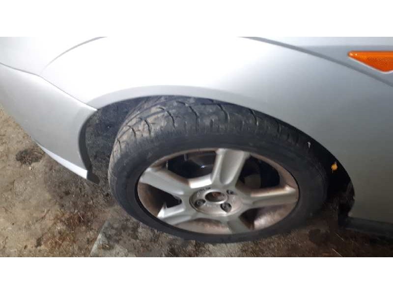 ford focus berlina (cak) del año 2001