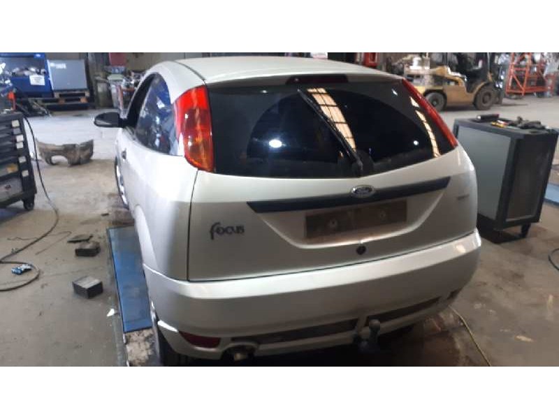ford focus berlina (cak) del año 2001