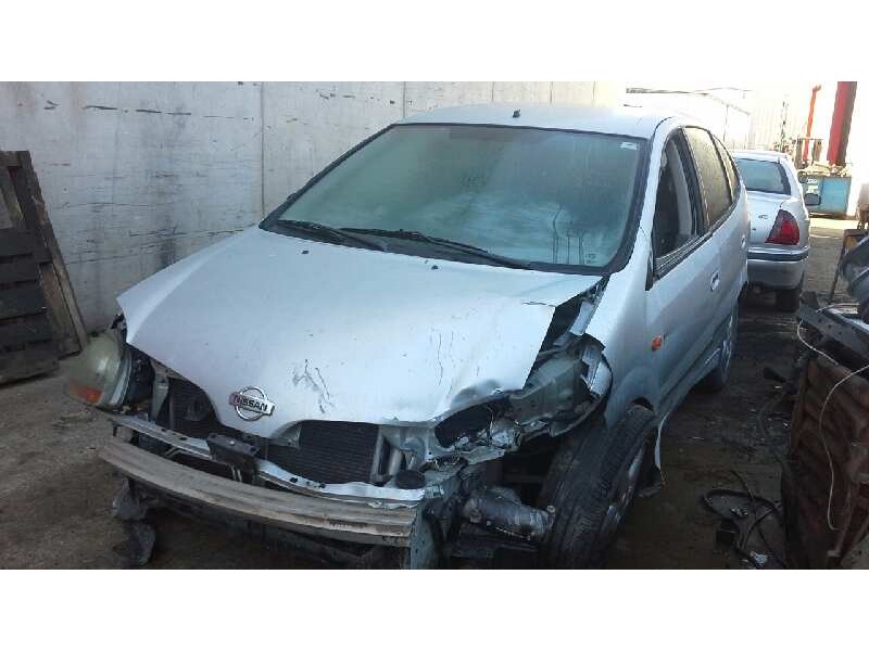 nissan almera tino (v10m) del año 2002