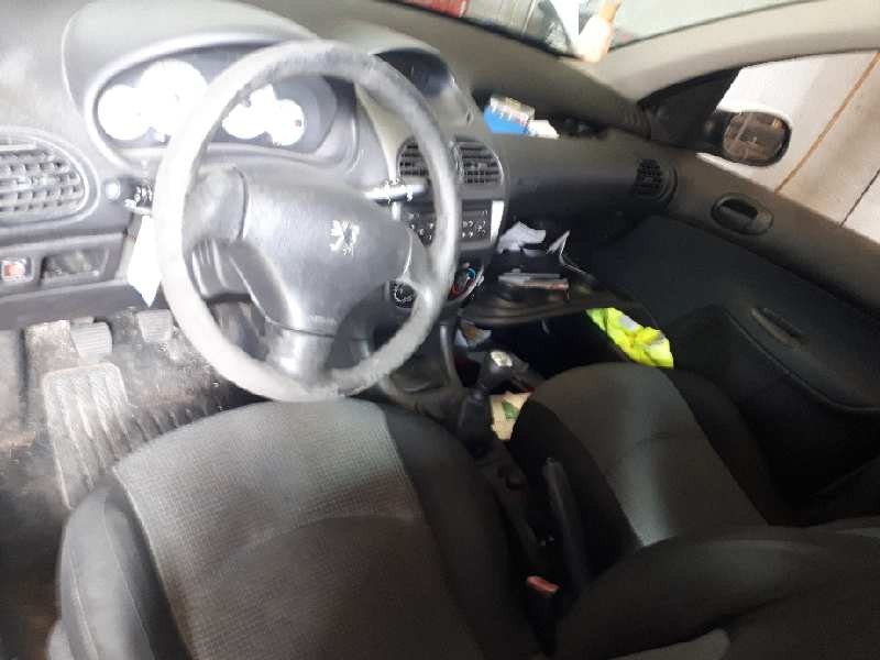 peugeot 206 berlina del año 2004