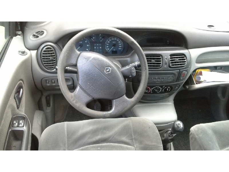 renault scenic (ja..) del año 2002
