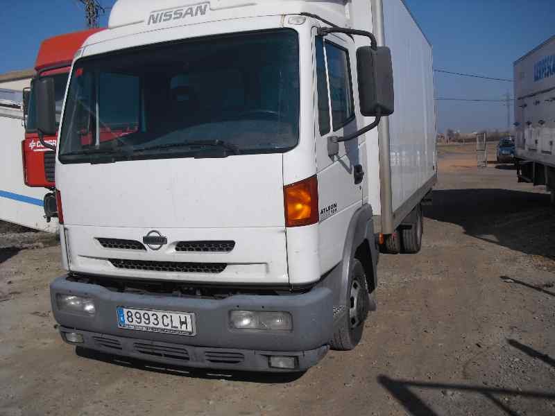 nissan atleon del año 2003